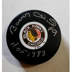 Bobby Hull signed Chicago Blackhawks Logo Hockey Puck JSA Authenticatd